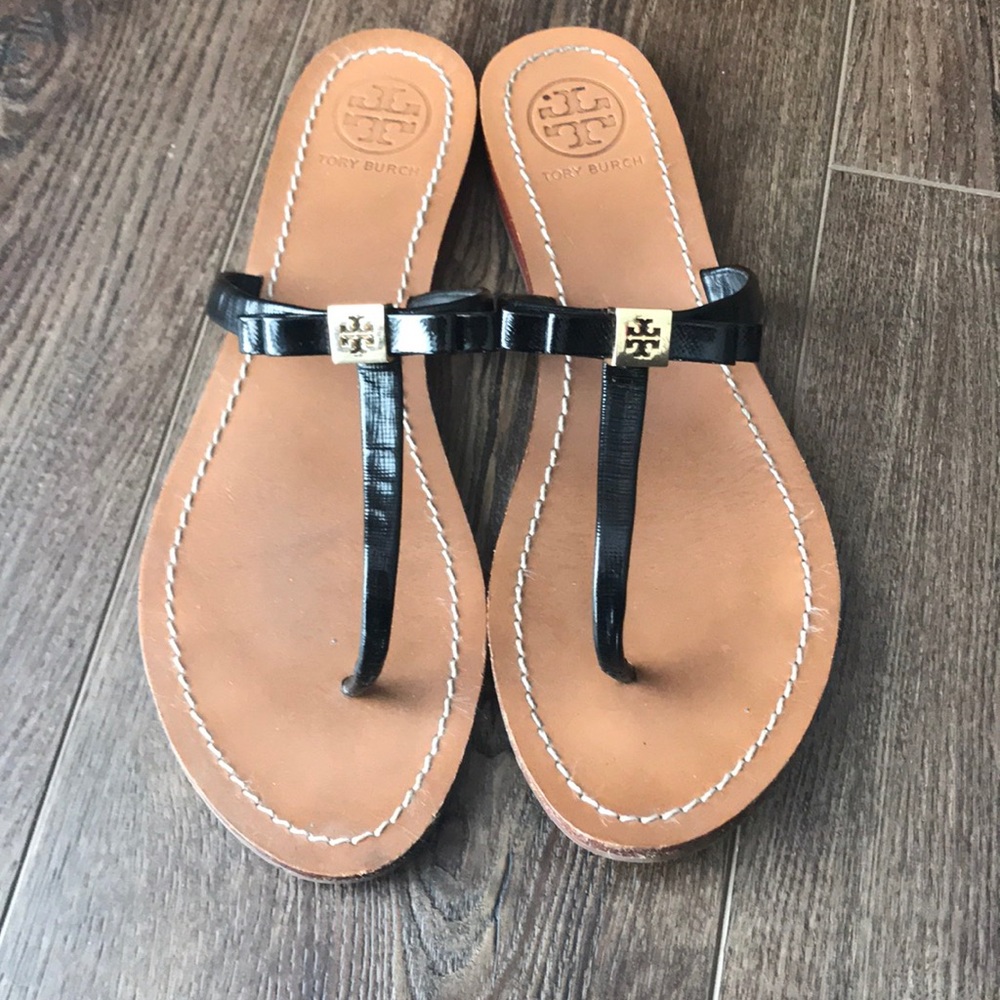 Leighanne Flat Thong-Patent Saffiano